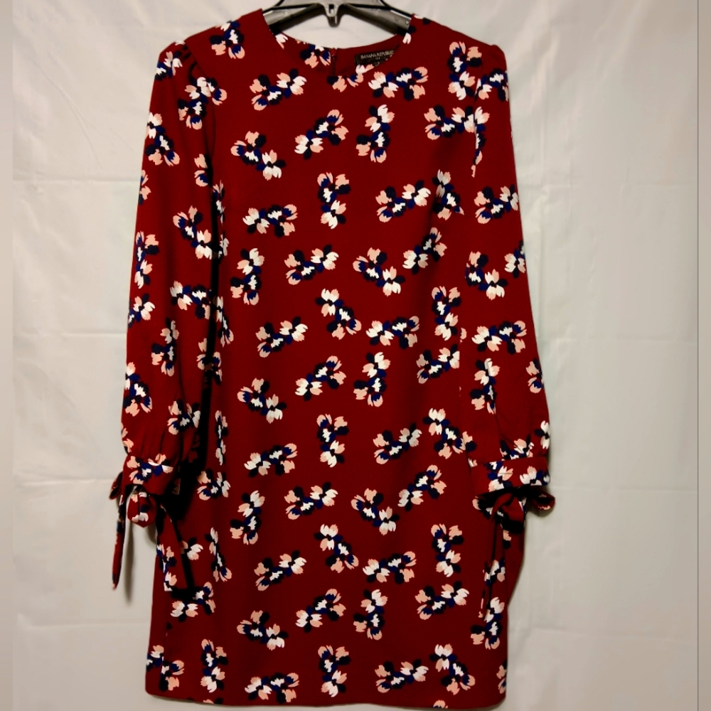 Banana Republic EUC Women's Burgundy Dress w/Floral Pattern, Sz 2, Tie on Sleeve
